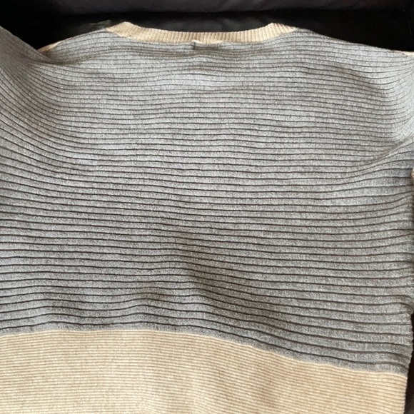 BKE Sweater - Picture 3 of 3